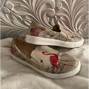 Beige and pink flamingo slip-on shoe